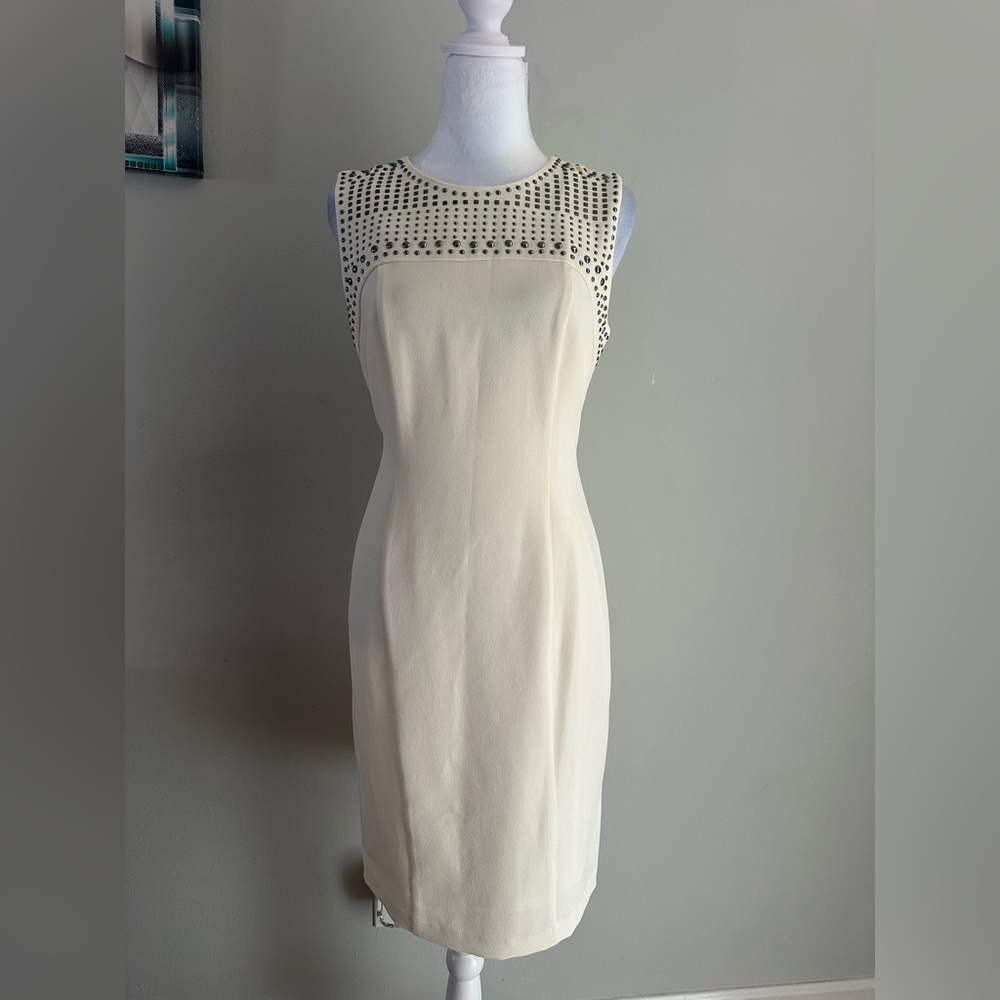 Kasper Woman Sleeveless Sheath Seamed Embellished Dress Cream Size 4 - Picture 3 of 11